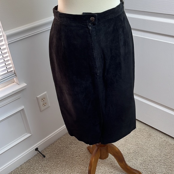 Bagatelle fully lined suede skirt - Picture 4 of 10